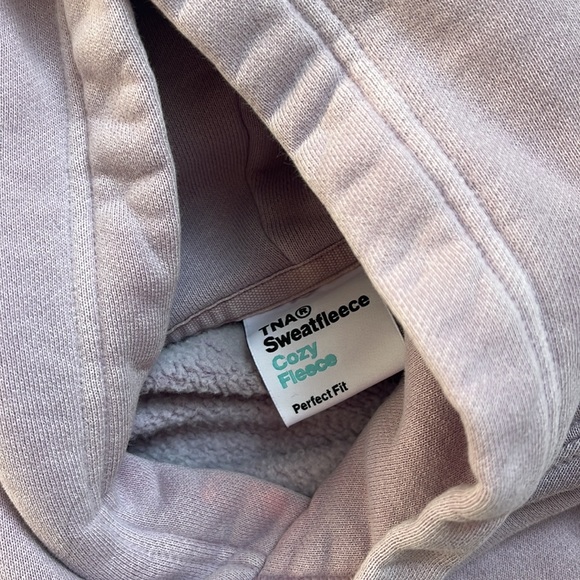 aritzia tna perfect fleece hoodie - Picture 2 of 4